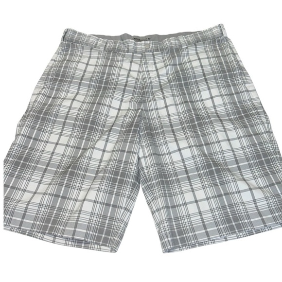 Men’s Nike Golf Grey White Plaid Stripes Golf Shorts Size Medium Waist 38 - Picture 1 of 14